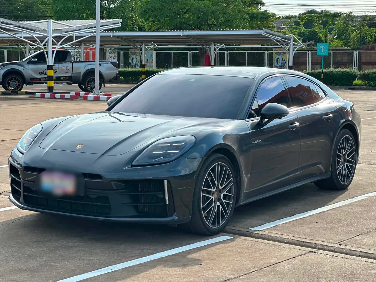 PORSCHE PANAMERA 4 2025