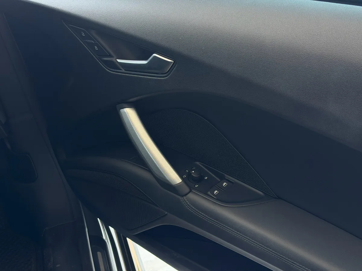 AUDI TT Final Icon Black