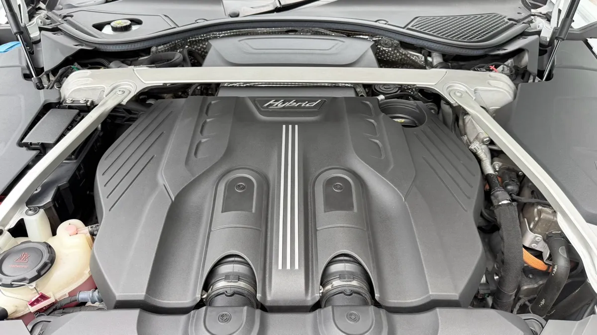 BENTLEY FLYING SPUR 2023