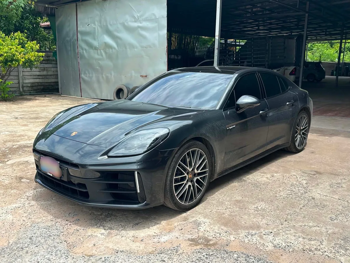 PORSCHE PANAMERA 4 2025