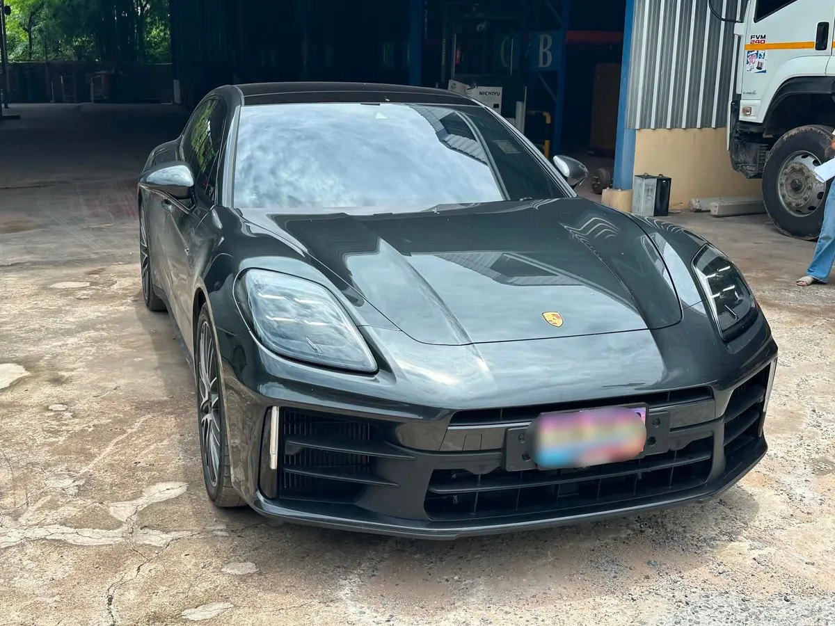 PORSCHE PANAMERA 4 2025