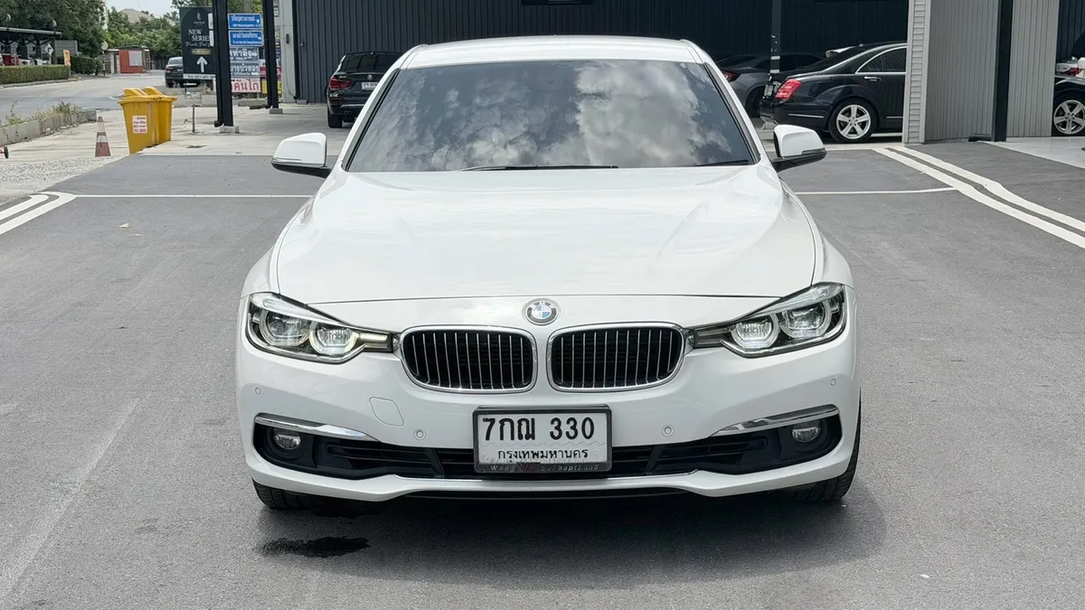 BMW 330e 2018