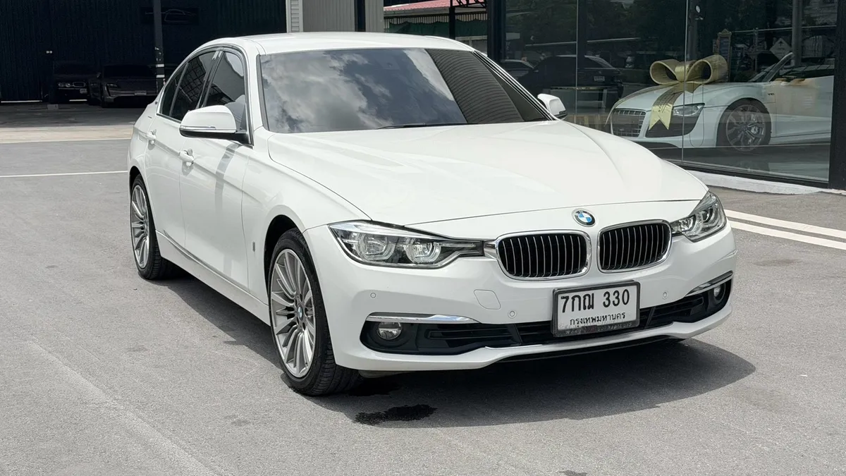BMW 330e 2018