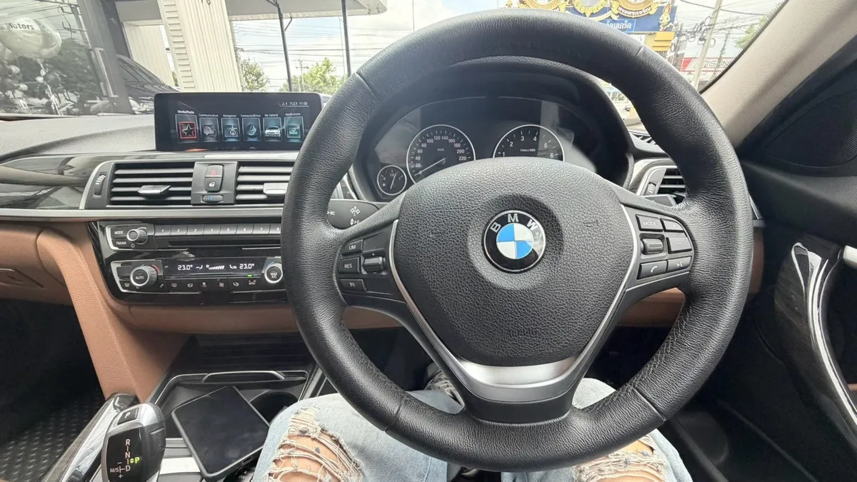 BMW 330e 2018