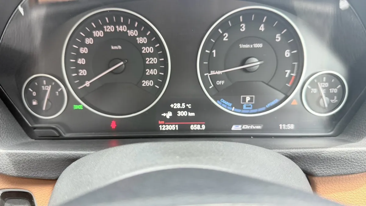 BMW 330e 2018