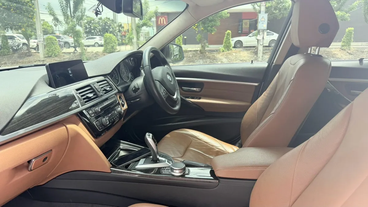 BMW 330e 2018
