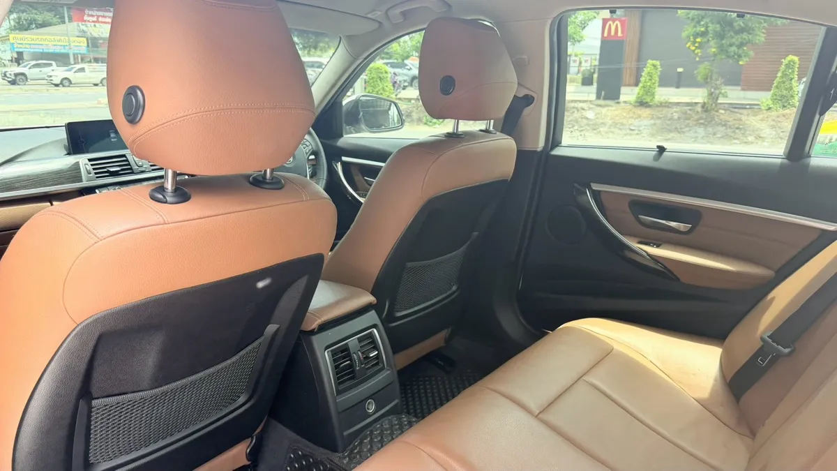 BMW 330e 2018