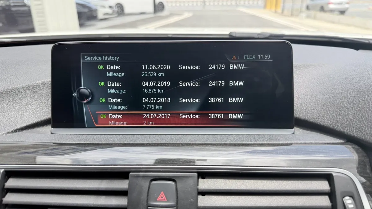 BMW 330e 2018