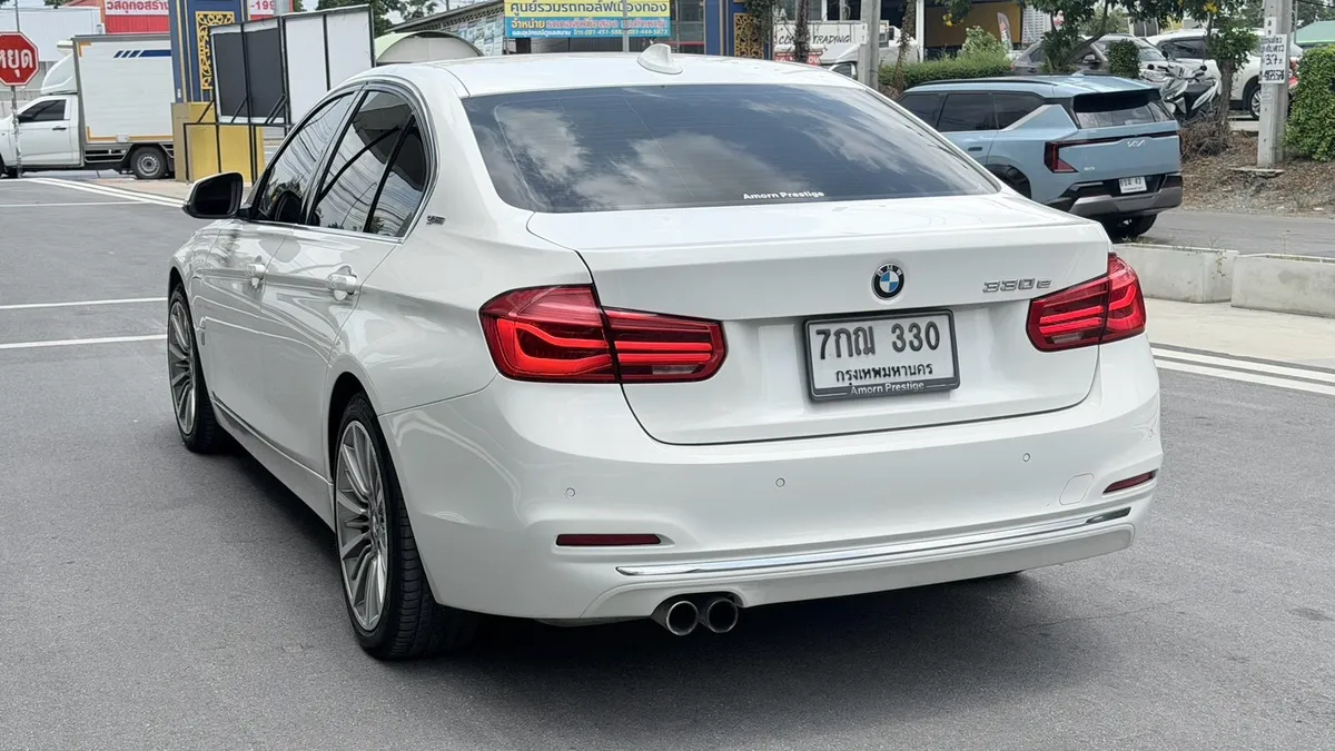 BMW 330e 2018