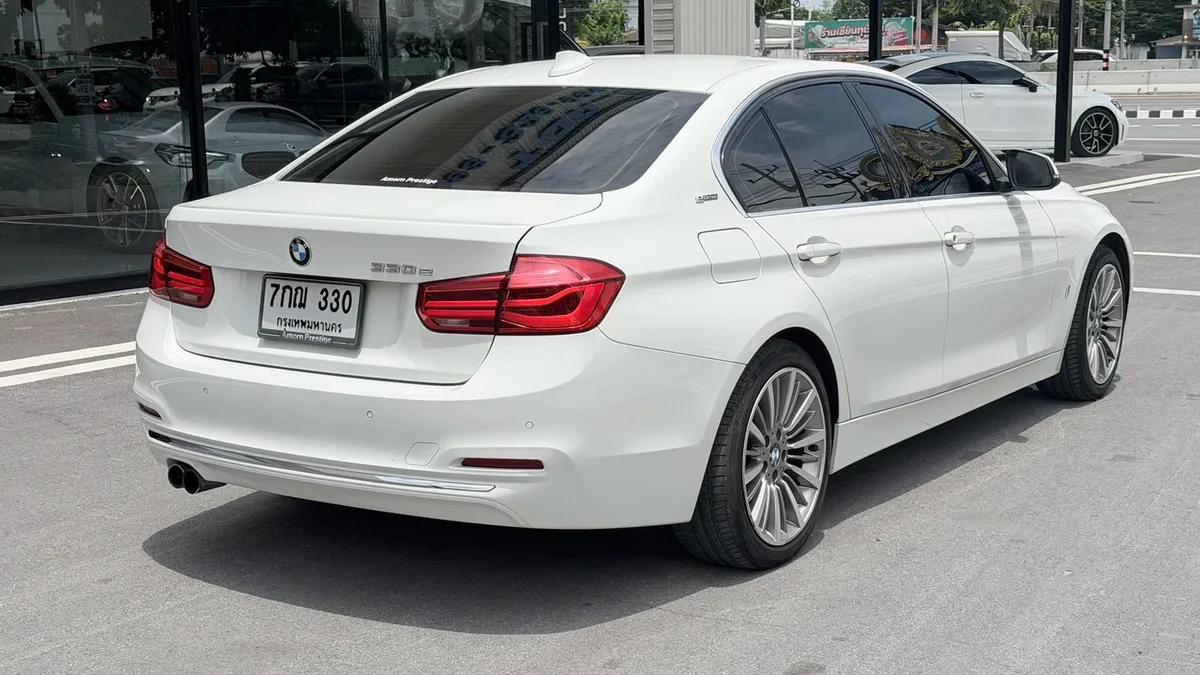 BMW 330e 2018
