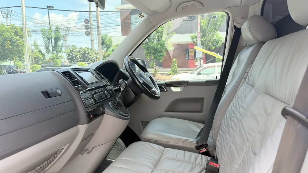 VOLKSWAGEN CARAVELLE 2.0 TDI 2013