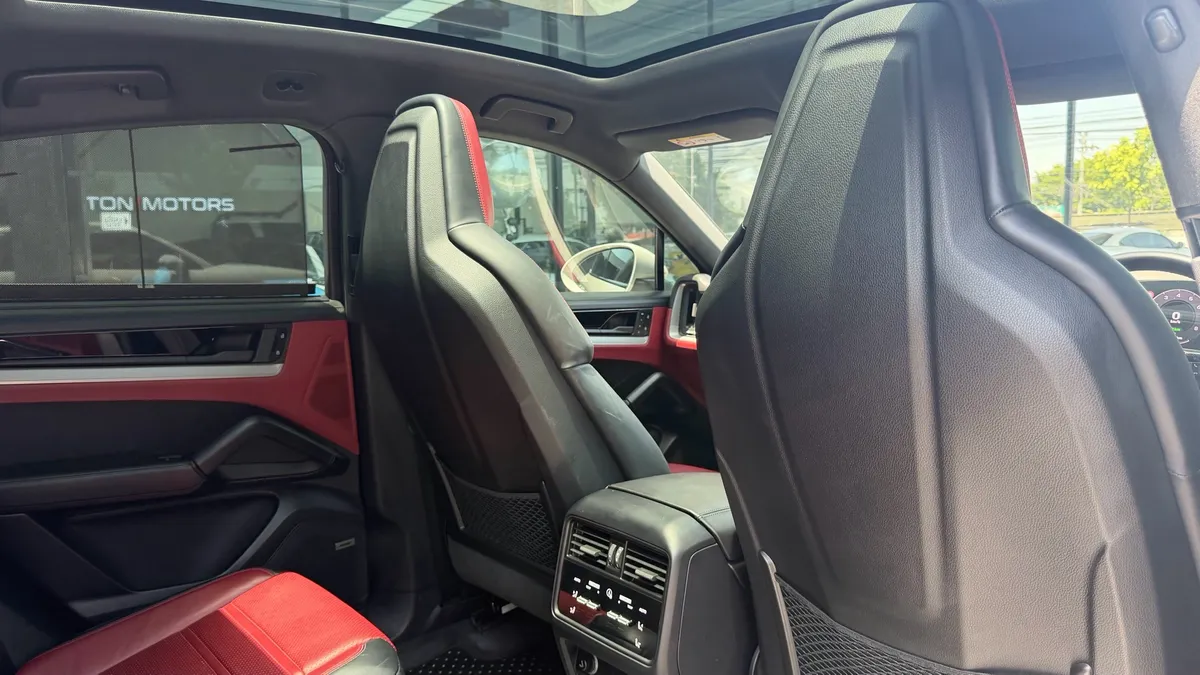 PORSCHE CAYENNE e-hybrid 2024