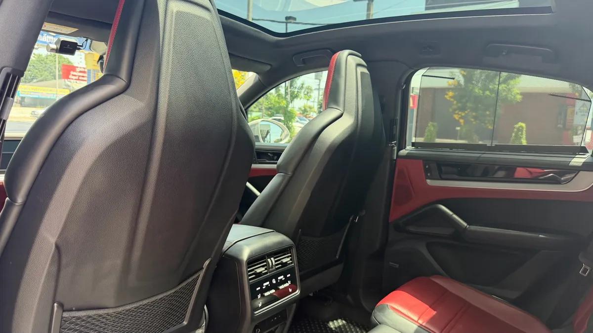 PORSCHE CAYENNE e-hybrid 2024