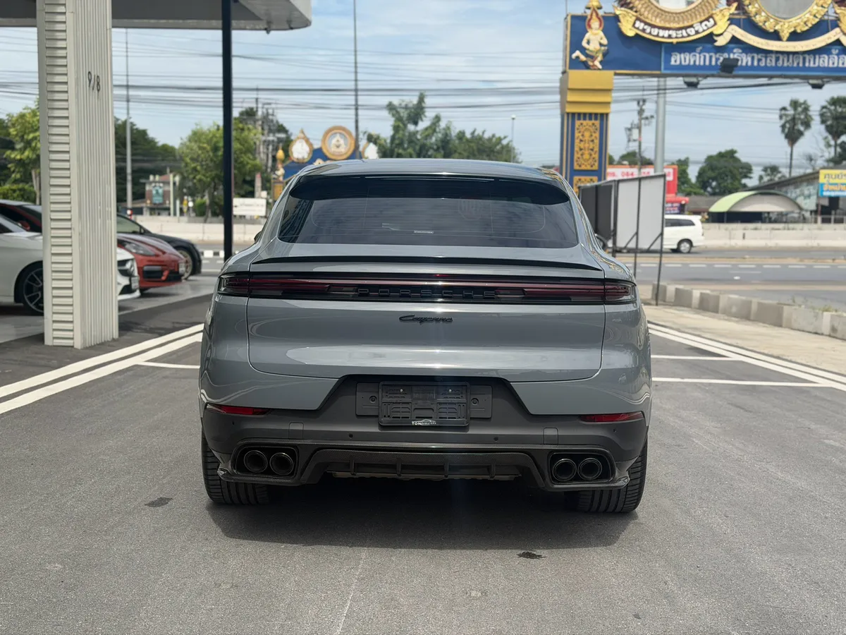 PORSCHE CAYENNE COUPE 2024