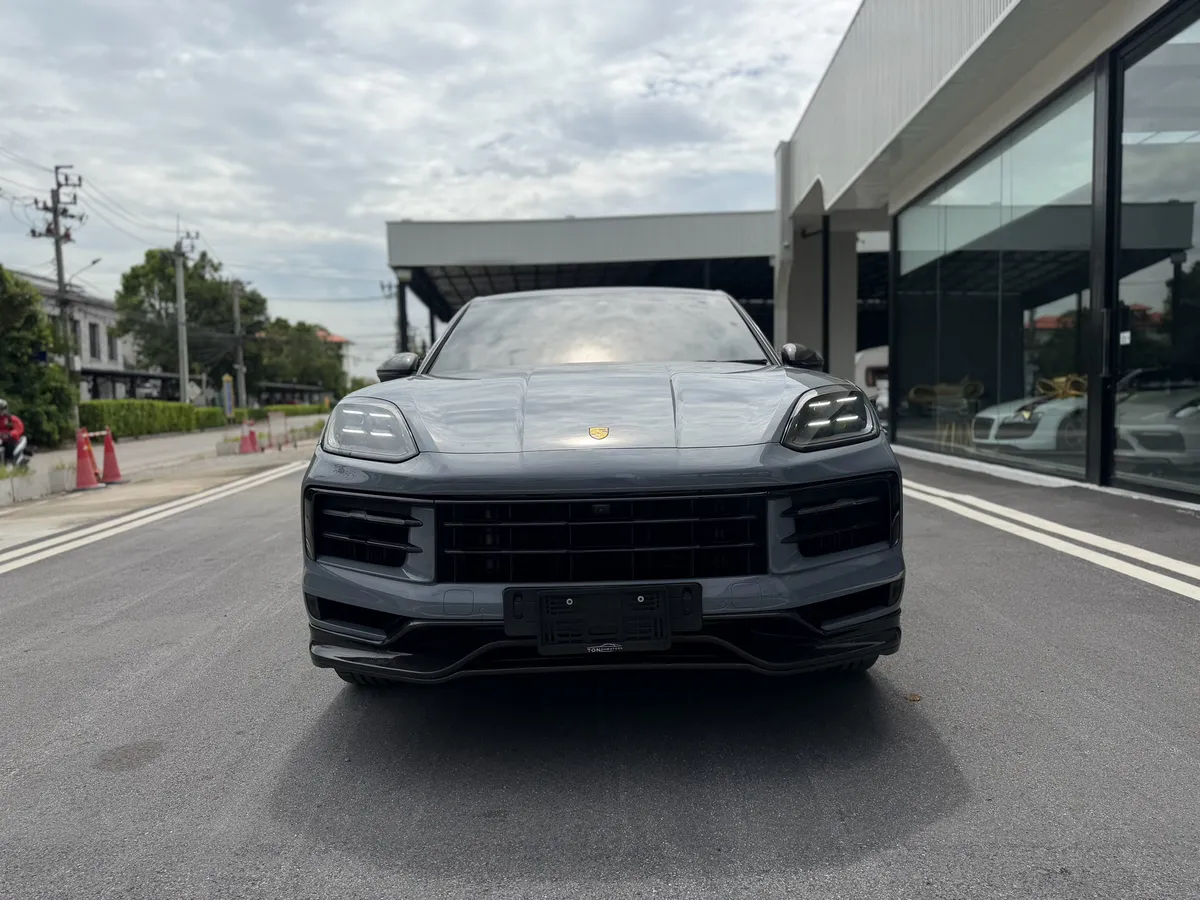 PORSCHE CAYENNE COUPE 2024