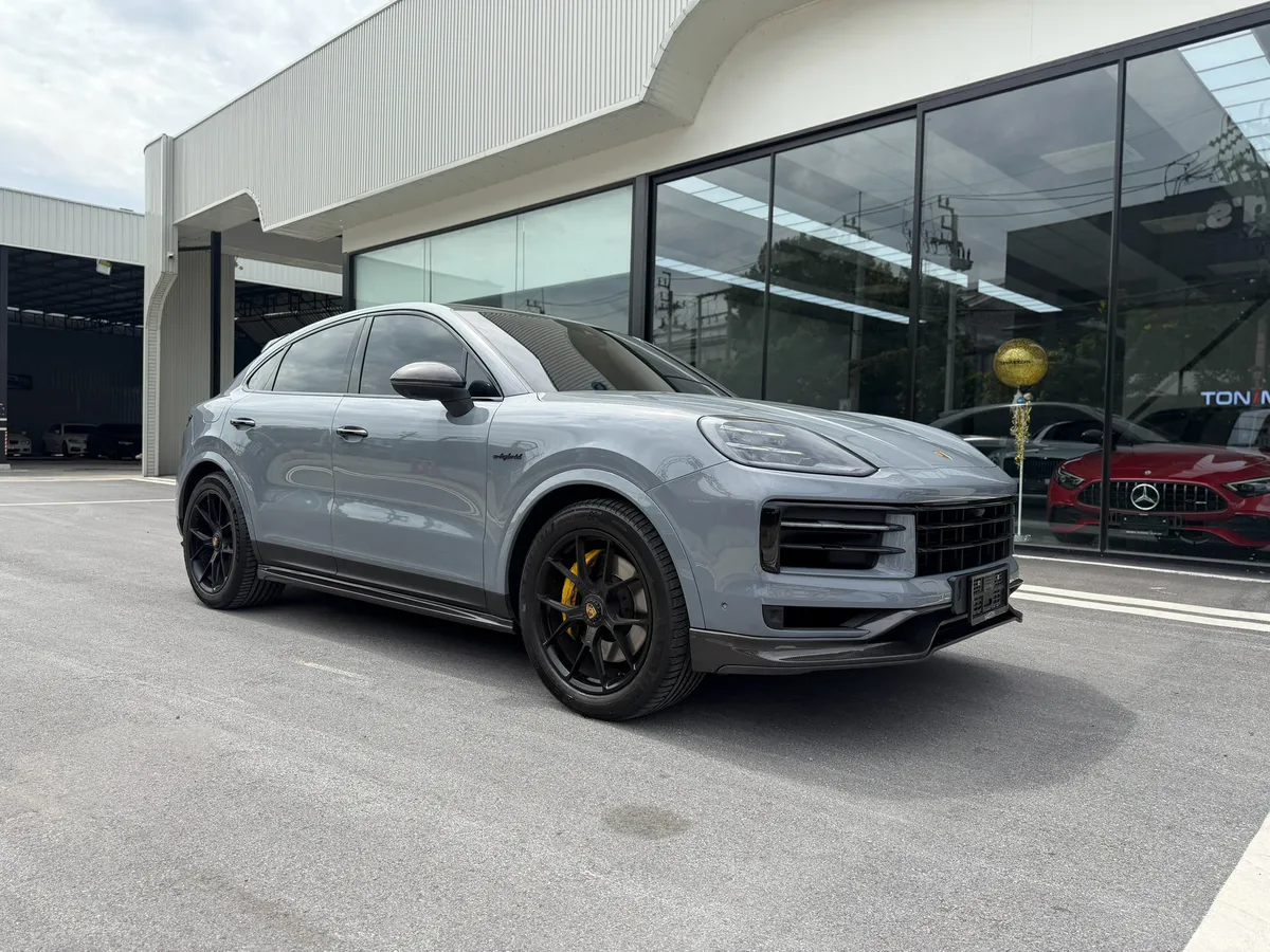 PORSCHE CAYENNE COUPE 2024