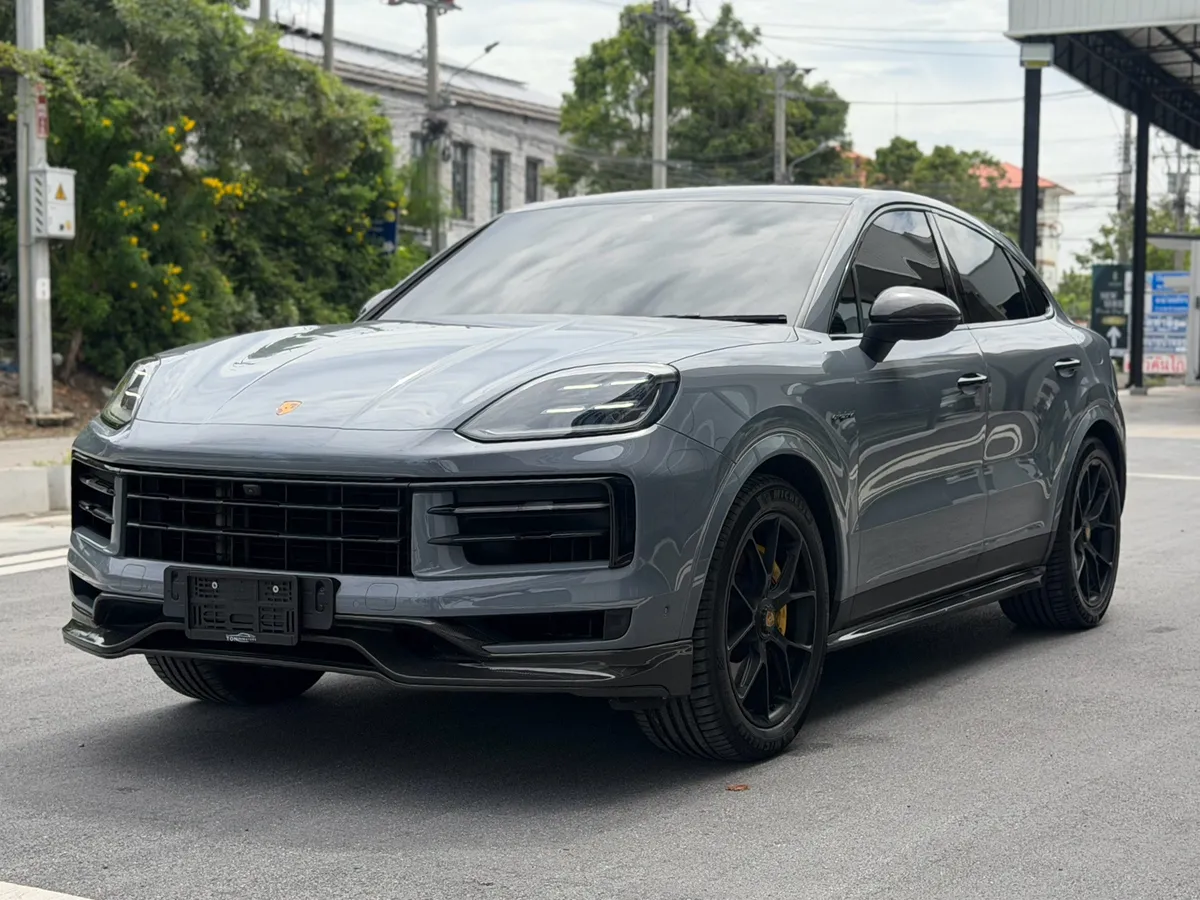 PORSCHE CAYENNE COUPE 2024