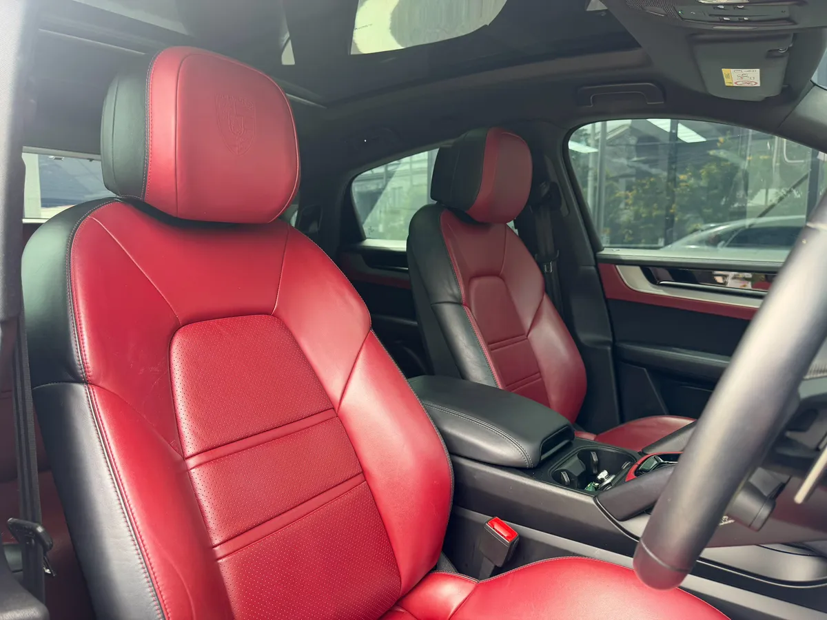 PORSCHE CAYENNE COUPE 2024