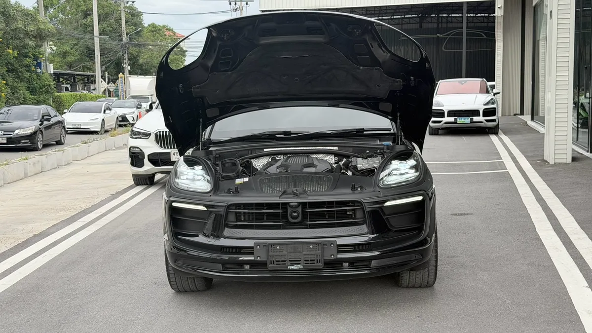 PORSCHE MACAN 2024