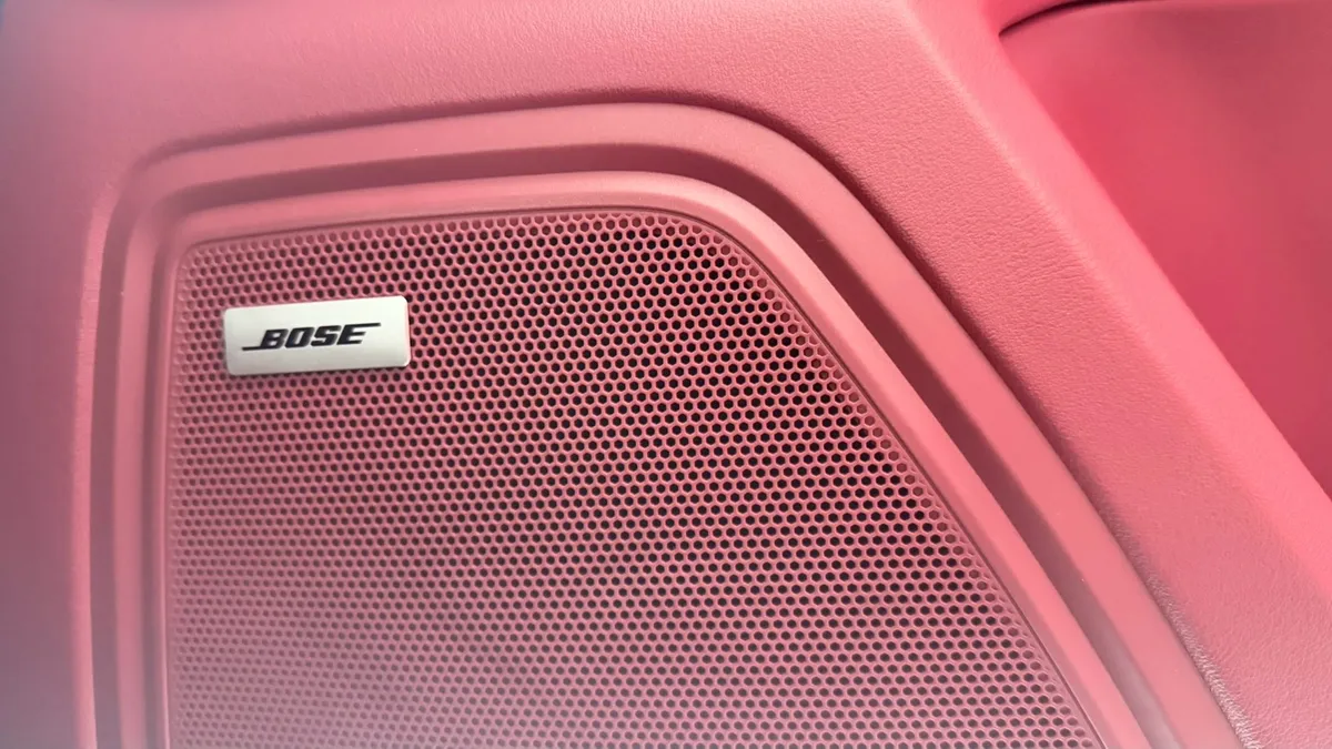 PORSCHE MACAN 2024