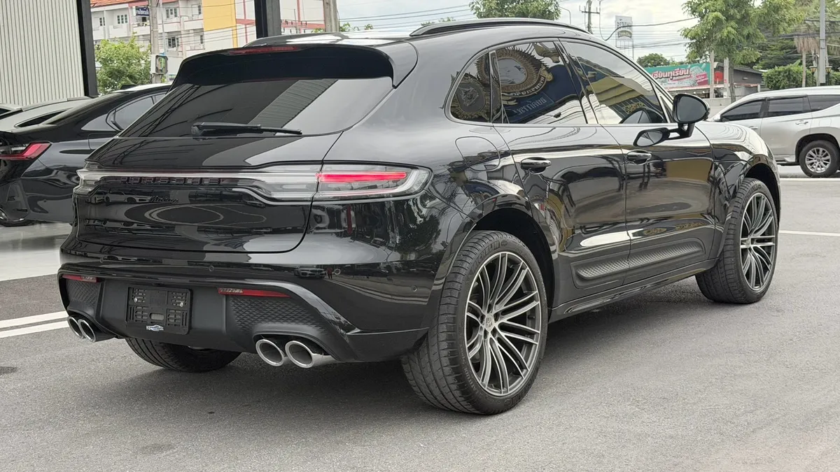 PORSCHE MACAN 2024