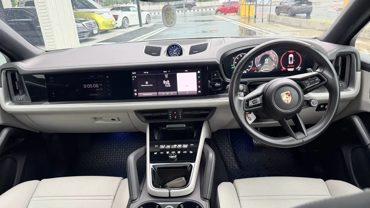 PORSCHE CAYENNE 3.0 HYBRID COUPE 2024a