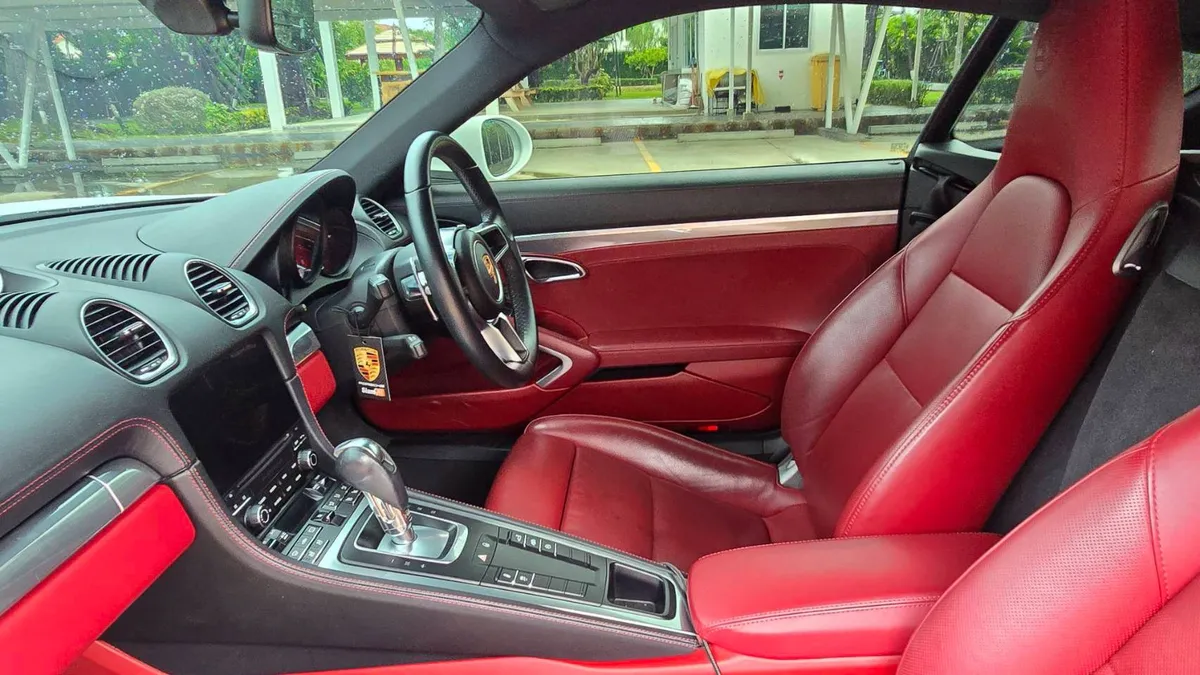 Porsche 718 Cayman 2016