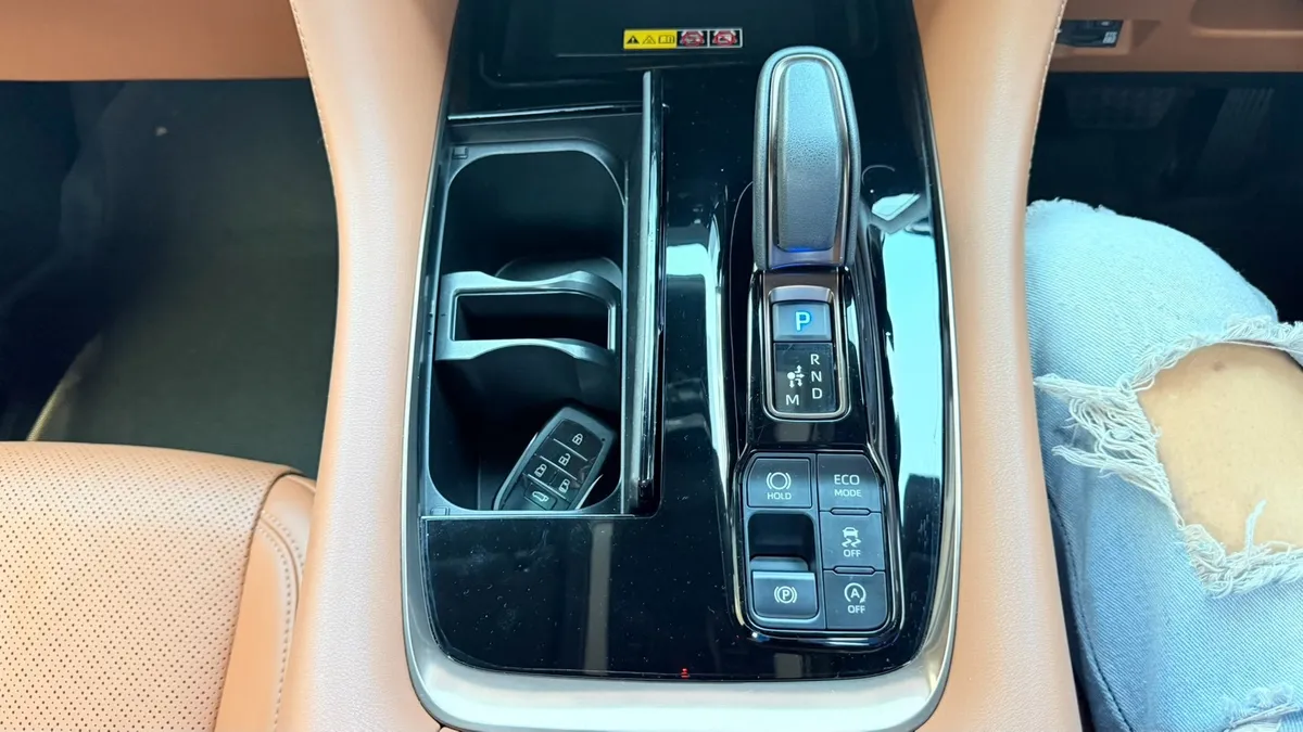 TOYOTA VELLFIRE Z PREMIER TURBO 2024