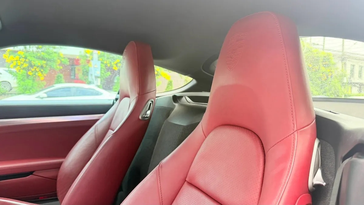 PORSCHE 718 CAYMAN 2.0 TURBO 2018b