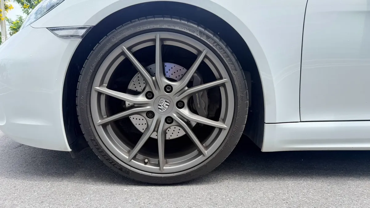PORSCHE 718 CAYMAN 2.0 TURBO 2018b