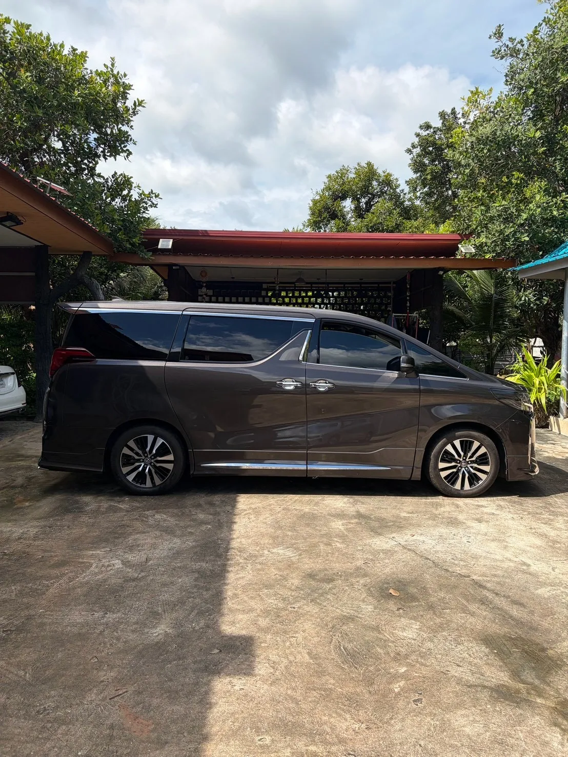 Toyota Alphard 2.5 SC Package 2023