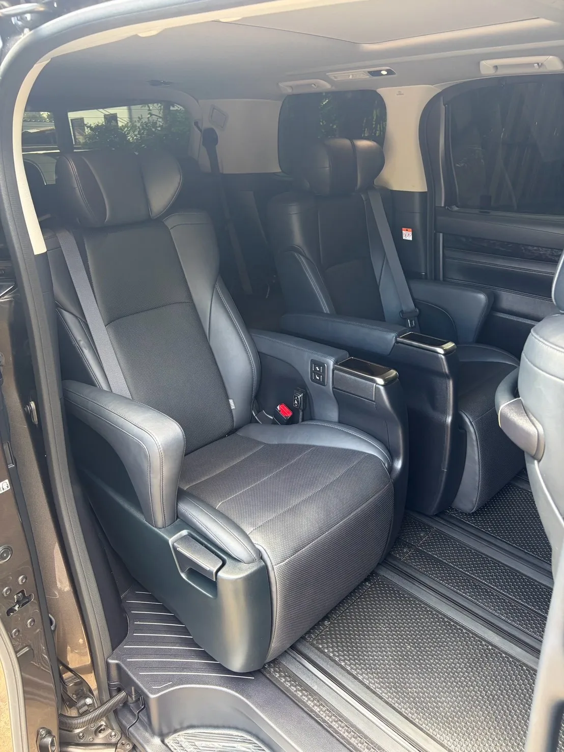 Toyota Alphard 2.5 SC Package 2023