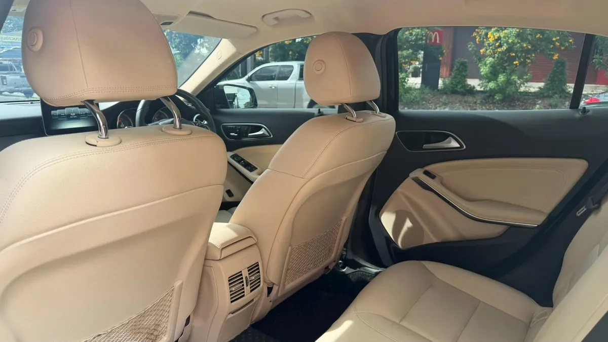 BENZ GLA 200 2017