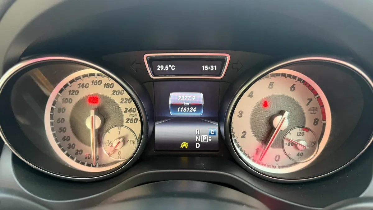 BENZ GLA 200 2017