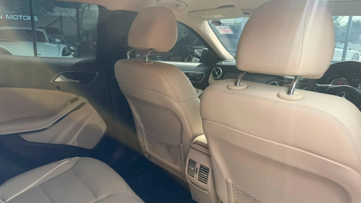 BENZ GLA 200 2017