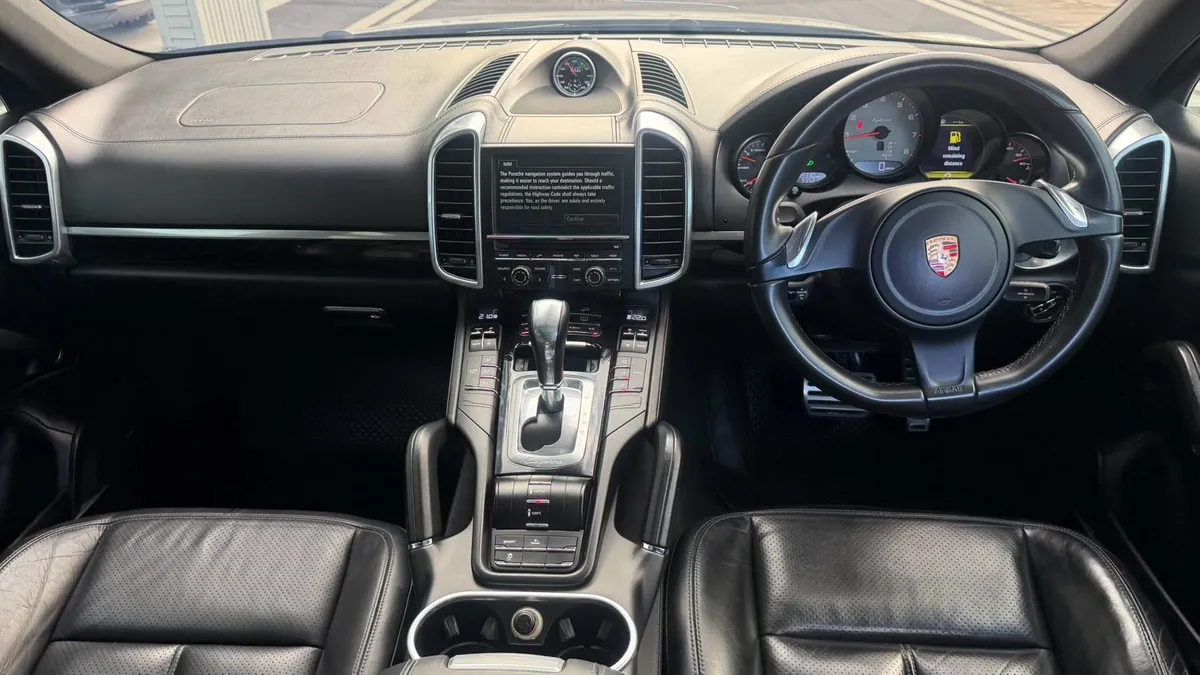 PORSCHE CAYENNE 3.0 HYBRID 2015