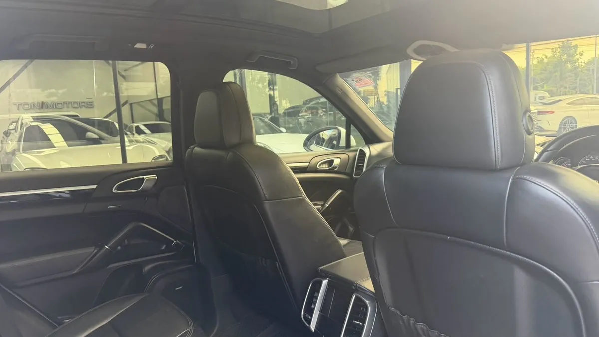 PORSCHE CAYENNE 3.0 HYBRID 2015