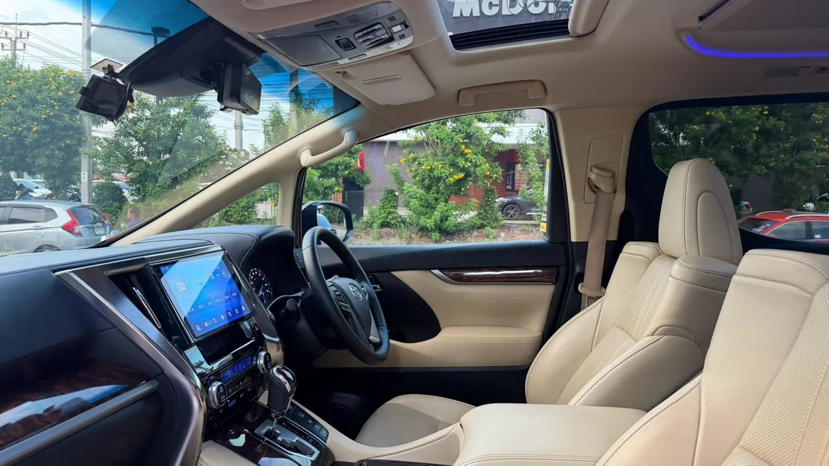 TOYOTA ALPHARD 2.5 HYBRID X VIP 2019