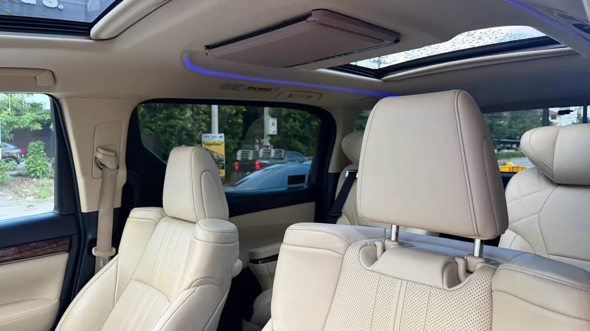 TOYOTA ALPHARD 2.5 HYBRID X VIP 2019