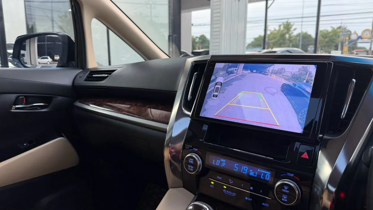 TOYOTA ALPHARD 2.5 HYBRID X VIP 2019
