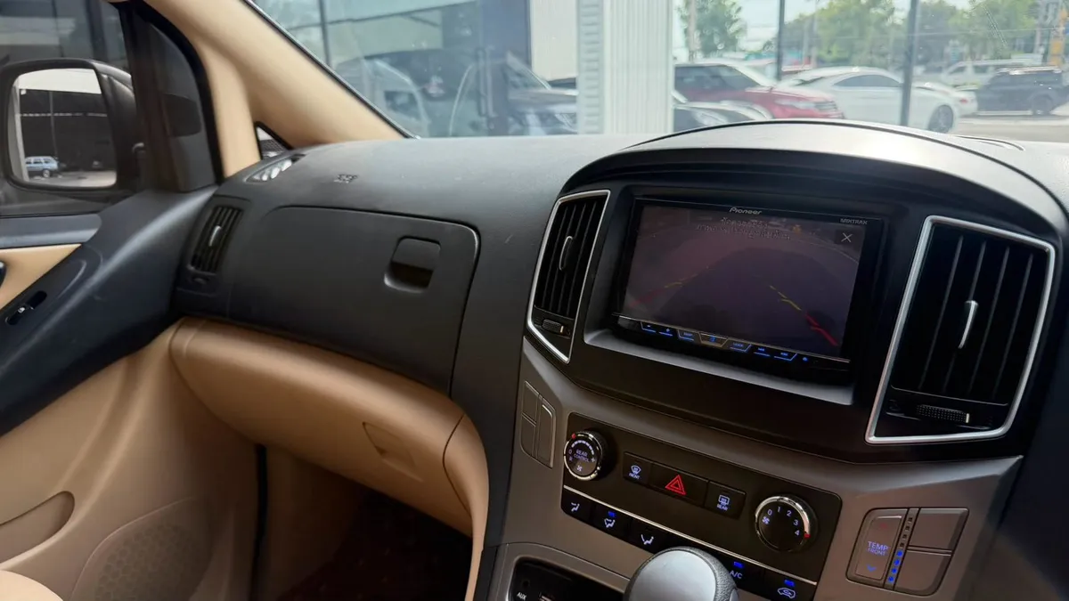HYUNDAI H1 ELITE 2019