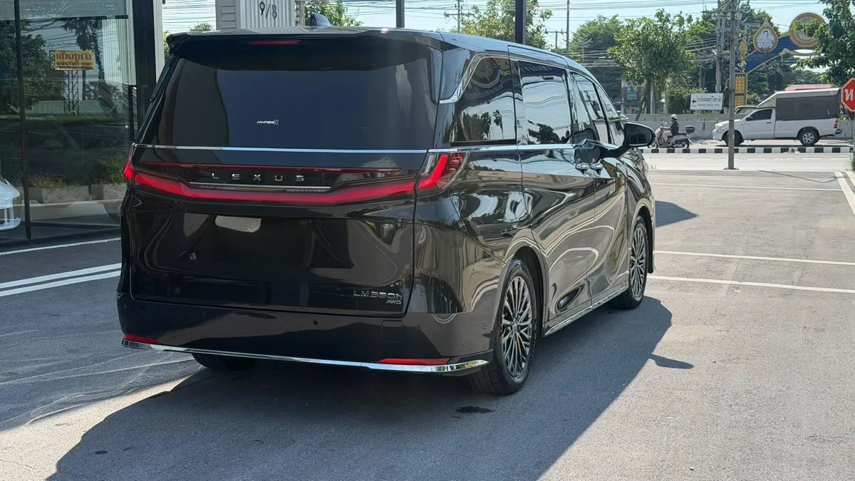 LEXUS LM350h EXECUTIVE 7 Seats 2025