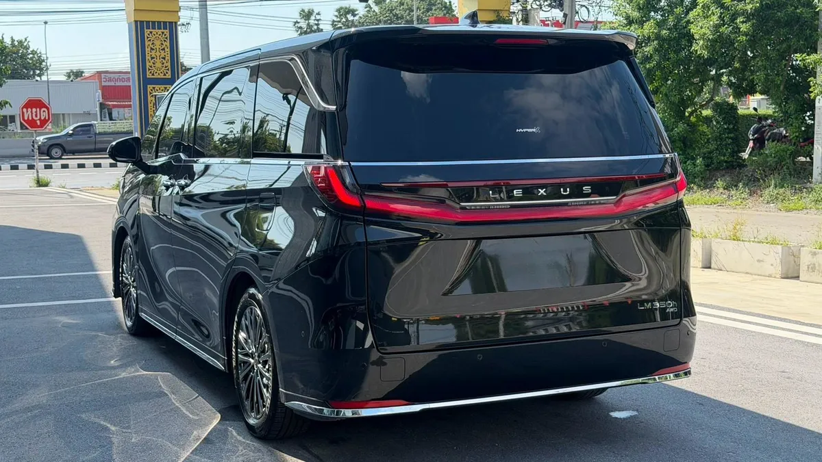 LEXUS LM350h EXECUTIVE 7 Seats 2025