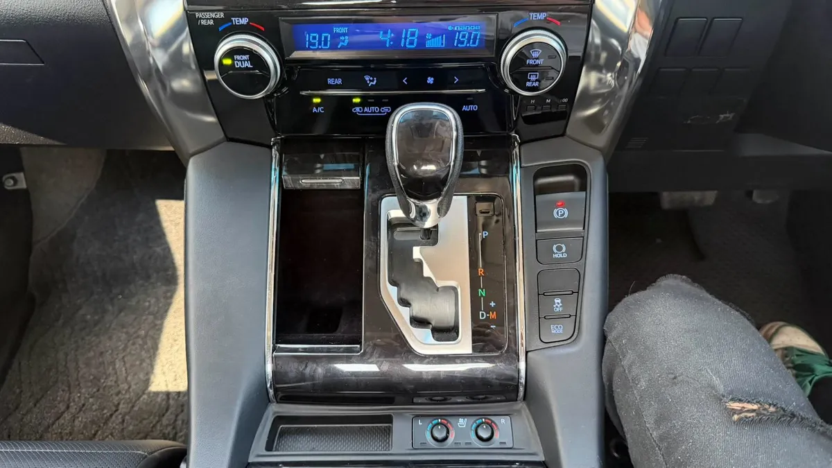 TOYOTA VELLFIRE 2.5 ZG Edition 2019